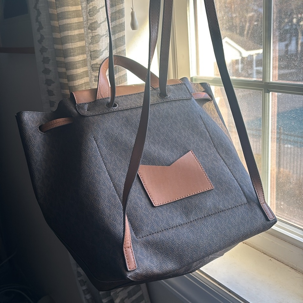 Michael Kors Medium sized backpack- Adjustable straps